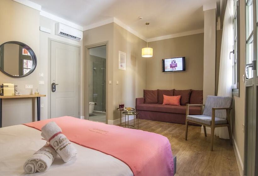 غرفة ديلوكس رباعية, Viaggio Elegant Rooms