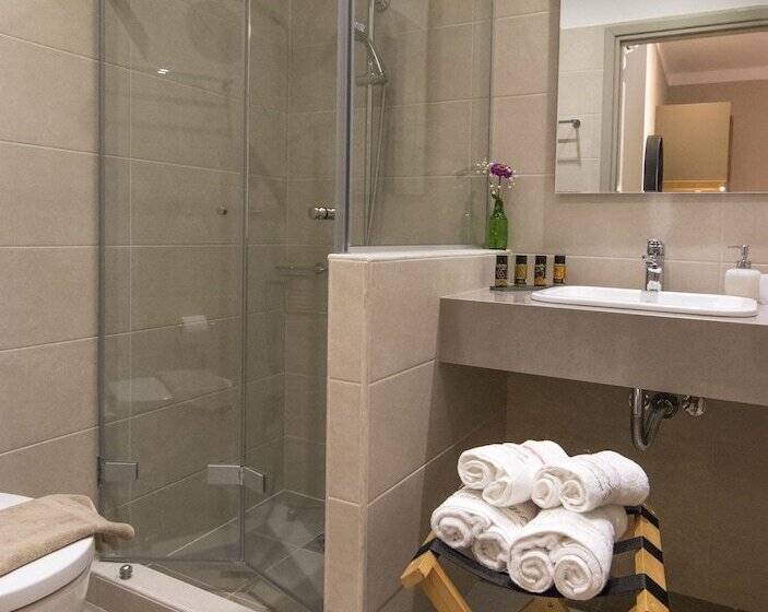 غرفة ديلوكس رباعية, Viaggio Elegant Rooms
