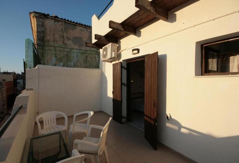 스탠다드 스튜디오, Chania Rooms