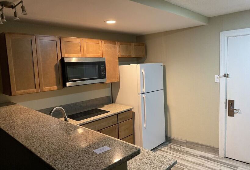 デラックススイート, Days Inn And Suites By Wyndham Hammond In