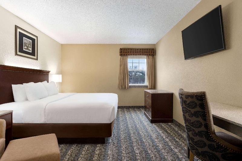 Номер Стандарт Кровать Кинг Адаптированный для Инвалидов, Travelodge By Wyndham Coffeyville