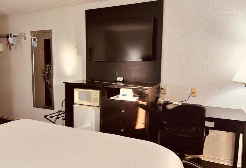 Номер Deluxe, Travelodge By Wyndham Valleyfair Shakopee