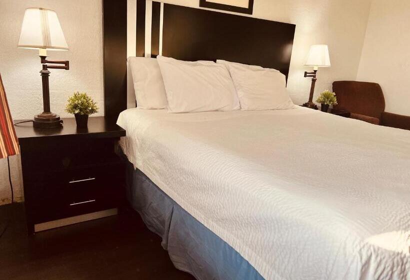 Номер Deluxe, Travelodge By Wyndham Valleyfair Shakopee