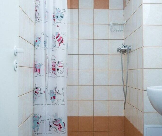 Quarto Economy, Kino Hostel On Viborgskaya