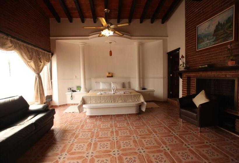 سوئیت سینیور, La Capilla Hotel Boutique
