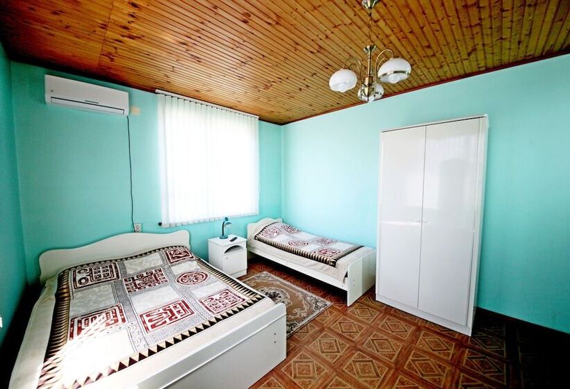 Трехместный Номер Комфорт, Guest House On Chernomorskaya Ulitsa