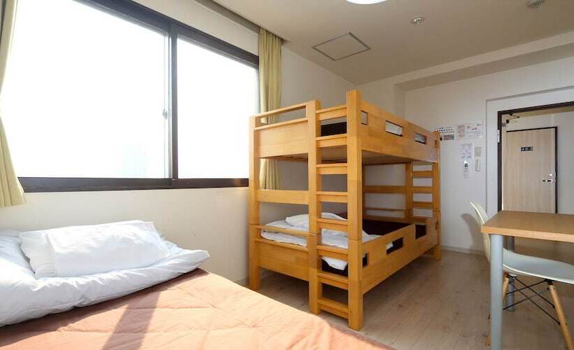 Трехместный Номер Стандарт Совместная Ванная, Air Hostel Lcc