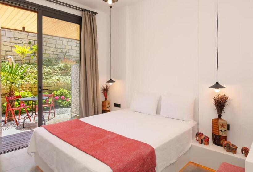 Quarto Estandar Vista Jardim, Yerli Otel Alacati