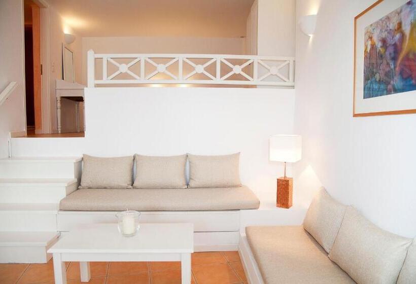 Superior suite with view, Whitedeck Santorini