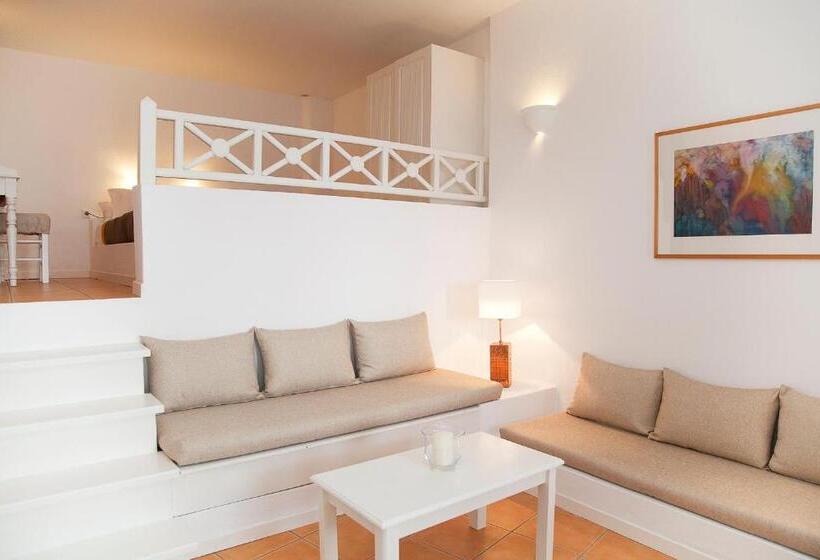Superior suite with view, Whitedeck Santorini