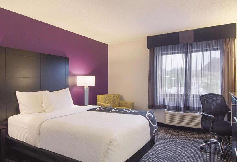 Номер Стандарт Адаптированный для Инвалидов, La Quinta By Wyndham Cleveland   Airport North