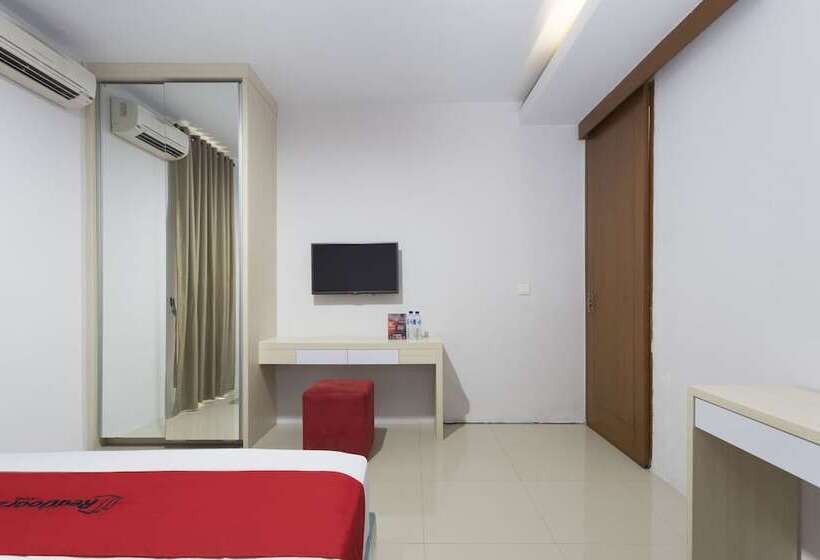 Номер Стандарт, Reddoorz Plus Near Cilandak Town Square 2