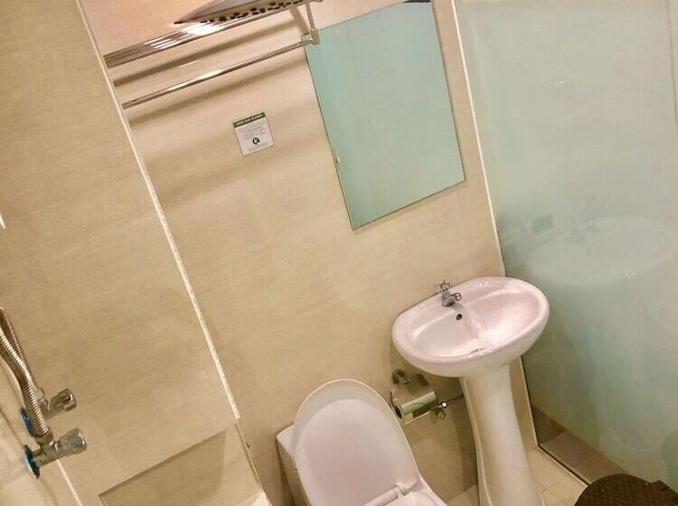 اتاق لوکس, Two Seasons Executive Suites
