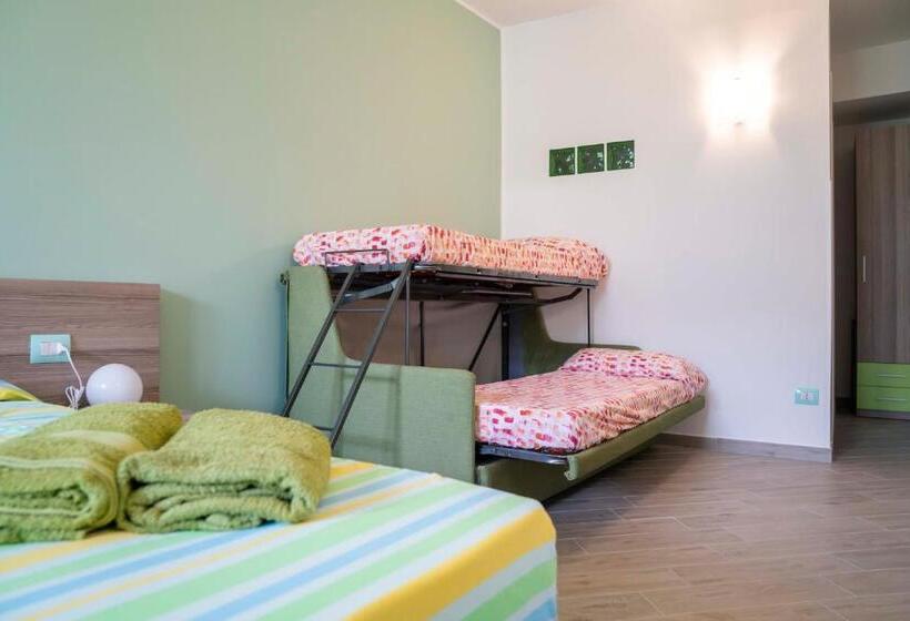 Четырехместный Номер Стандарт Вид на Сад, B&b La Rosa Dei Venti