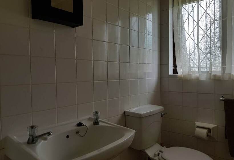 Студия Стандарт, Port Edward Holiday Resort