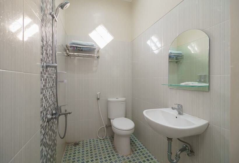 Номер Deluxe, Reddoorz Plus @ Hotel Sempurna Watervang Lubuk Linggau