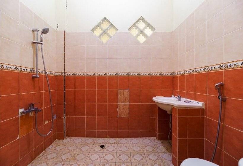 Номер Deluxe, Reddoorz Plus @ Hotel Sempurna Watervang Lubuk Linggau
