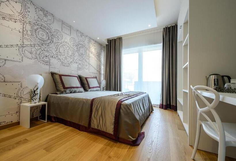 اتاق لوکس با بالکن, B&b Quarto Novo Suite