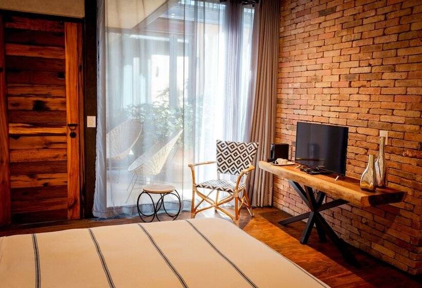 سوییت جونیور, Mubu Hotel Boutique