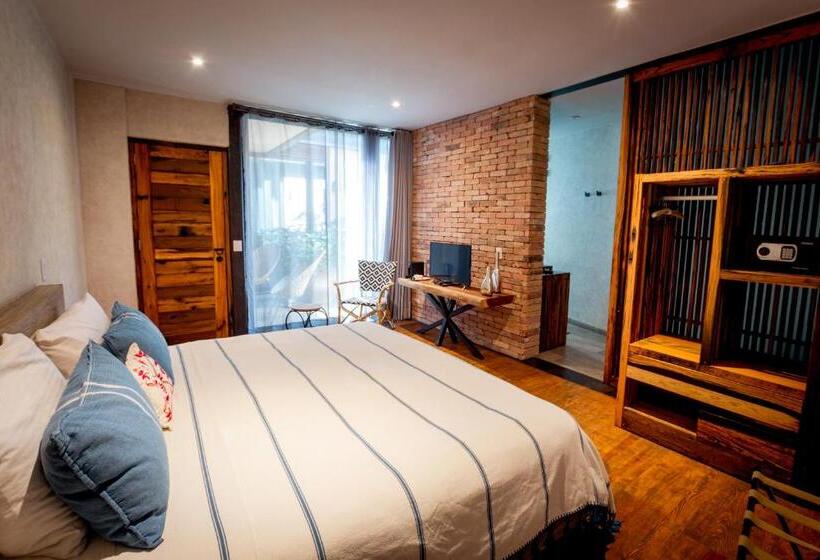 سوییت جونیور, Mubu Hotel Boutique