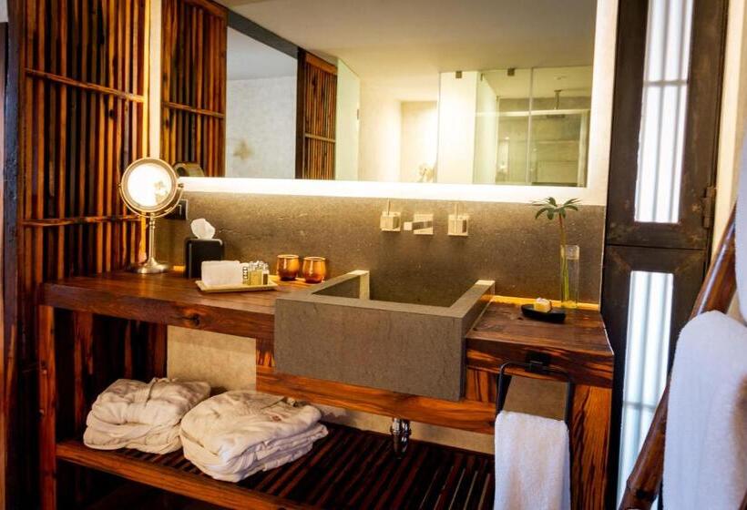 سوییت لوکس, Mubu Hotel Boutique