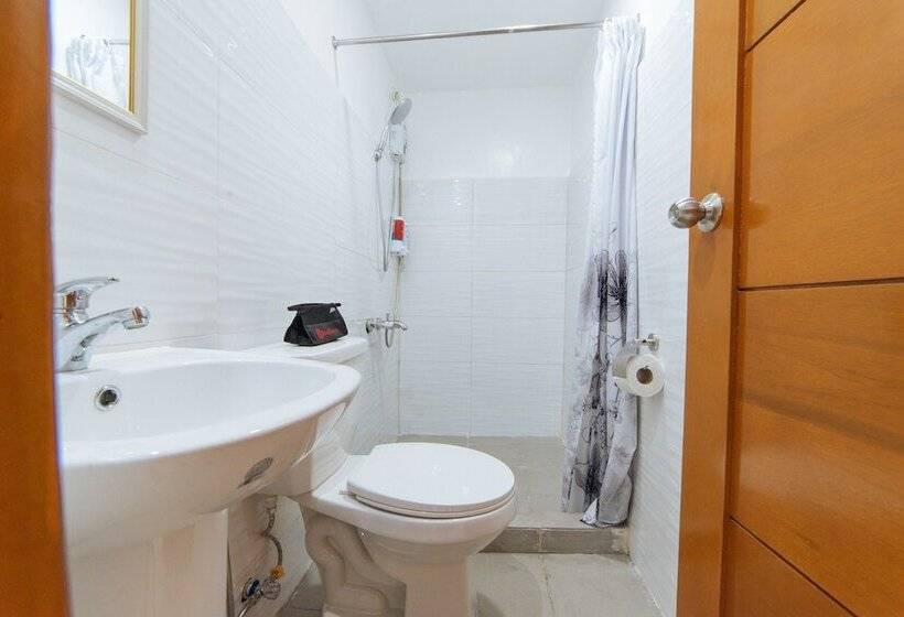 اتاق خانوادگی, Reddoorz At Dbuilders Rooms Bangkal Makati