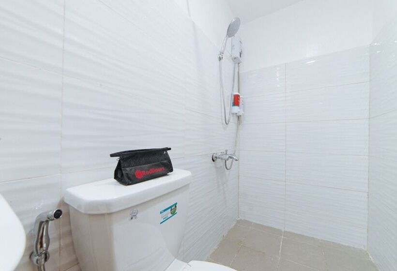 اتاق خانوادگی, Reddoorz At Dbuilders Rooms Bangkal Makati
