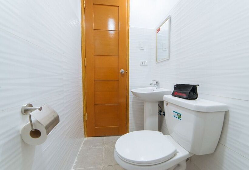 اتاق خانوادگی, Reddoorz At Dbuilders Rooms Bangkal Makati
