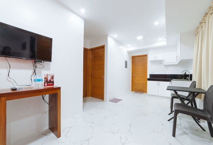 اتاق خانوادگی, Reddoorz At Dbuilders Rooms Bangkal Makati
