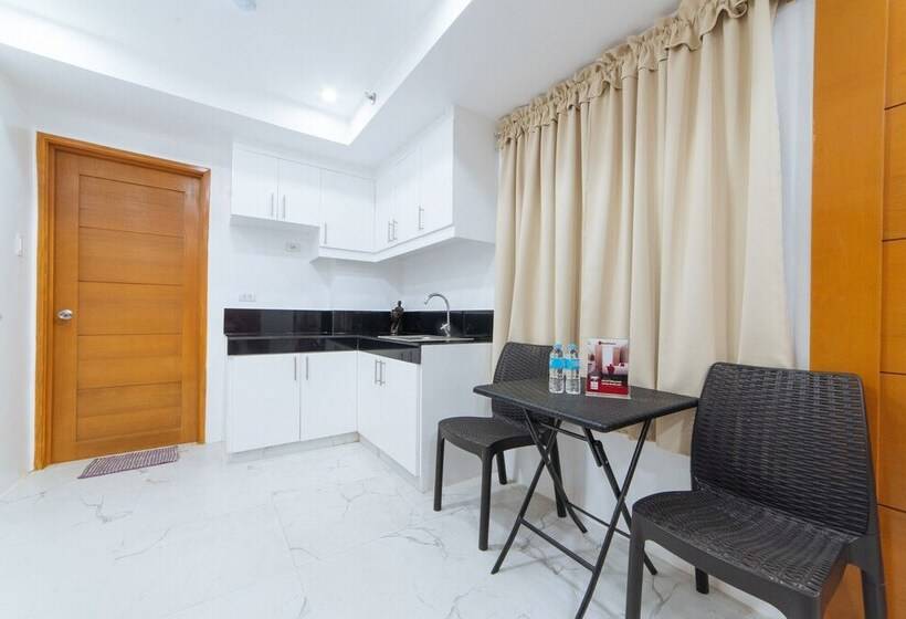 اتاق خانوادگی, Reddoorz At Dbuilders Rooms Bangkal Makati