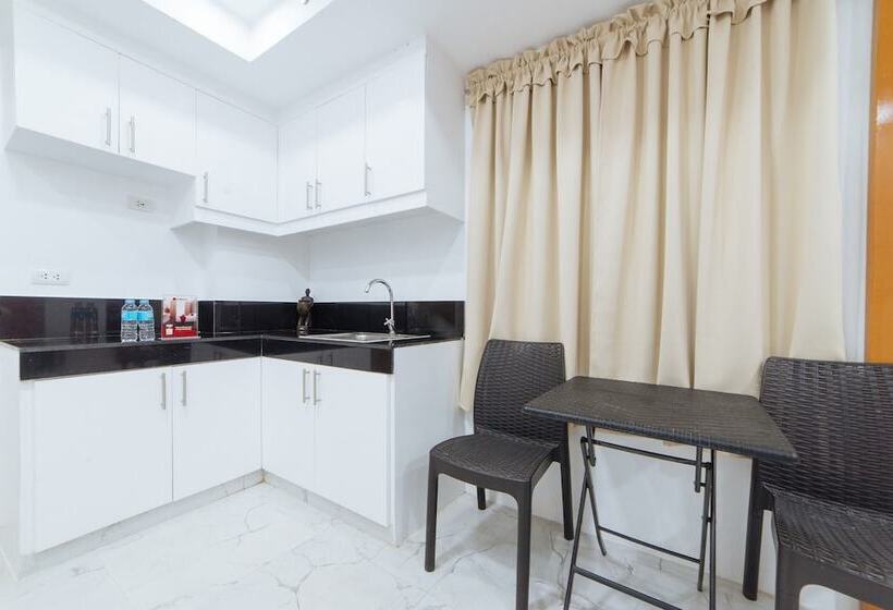 اتاق خانوادگی, Reddoorz At Dbuilders Rooms Bangkal Makati