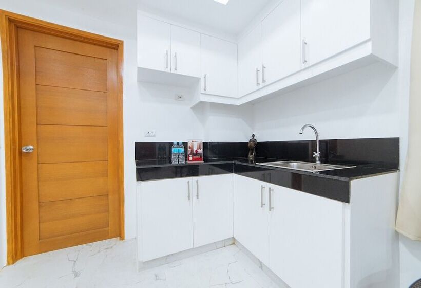 اتاق خانوادگی, Reddoorz At Dbuilders Rooms Bangkal Makati