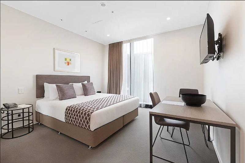 Студия Deluxe, Ramada Suites By Wyndham Victoria Street West