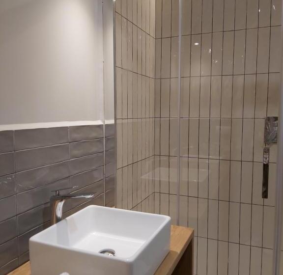 اتاق لوکس چهار تخته, Habital Suites