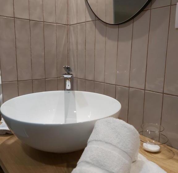 اتاق لوکس چهار تخته, Habital Suites