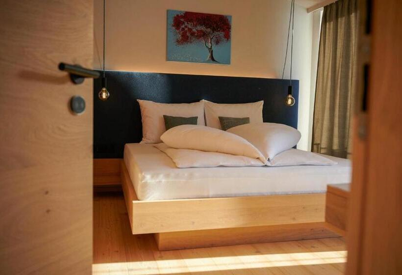سوییت جونیور با بالکن, Morgenzeit  Natürlich.bed&brunch