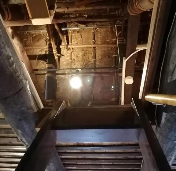 تختخواب در اتاق مشترک, Guesthouse Kazura