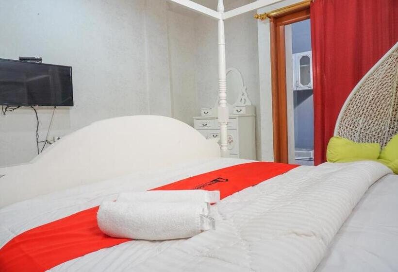 Номер Economy, Reddoorz Near Kemang Square