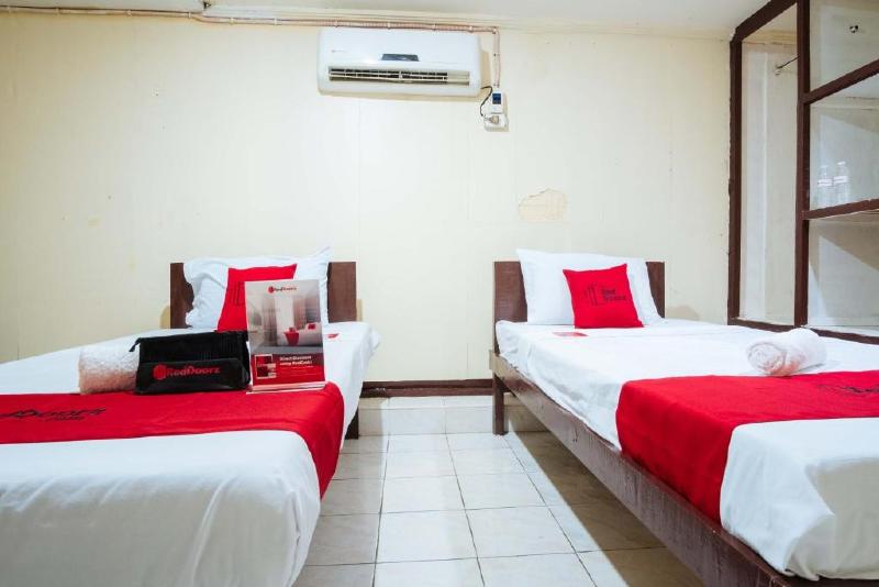 Номер Стандарт, Reddoorz @downtown Bacolod