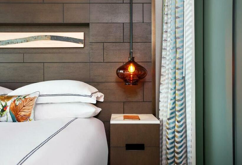 Номер Стандарт Кровать Кинг Адаптированный для Инвалидов, Kimpton Hotel Arras