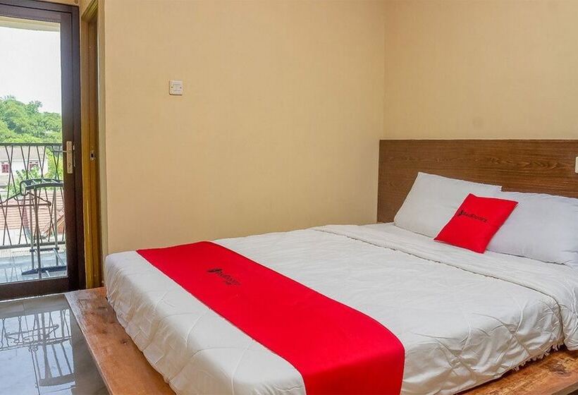 Номер Стандарт, Reddoorz Syariah Near Pasar Modern Cikopo