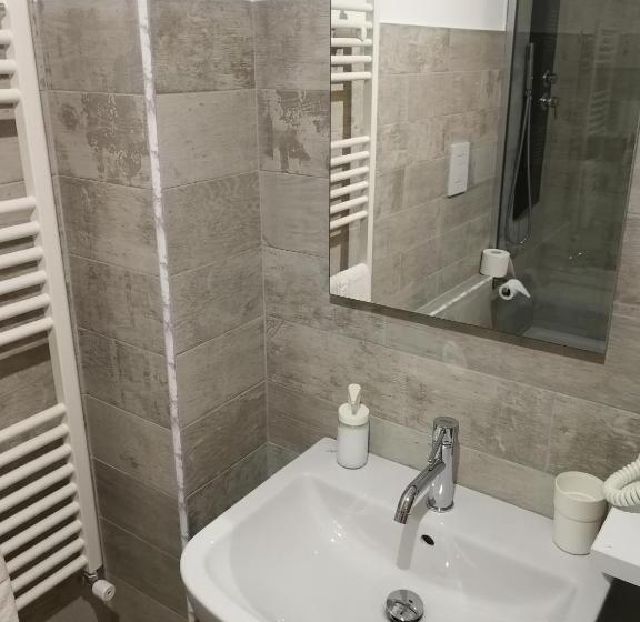 اتاق استاندارد, B&b Crispino