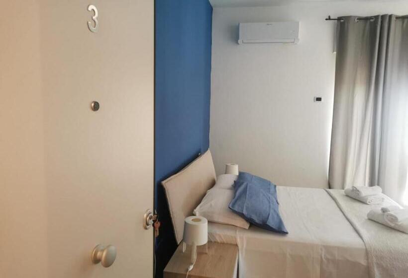اتاق استاندارد چهارنفره با بالکن, B&b Crispino