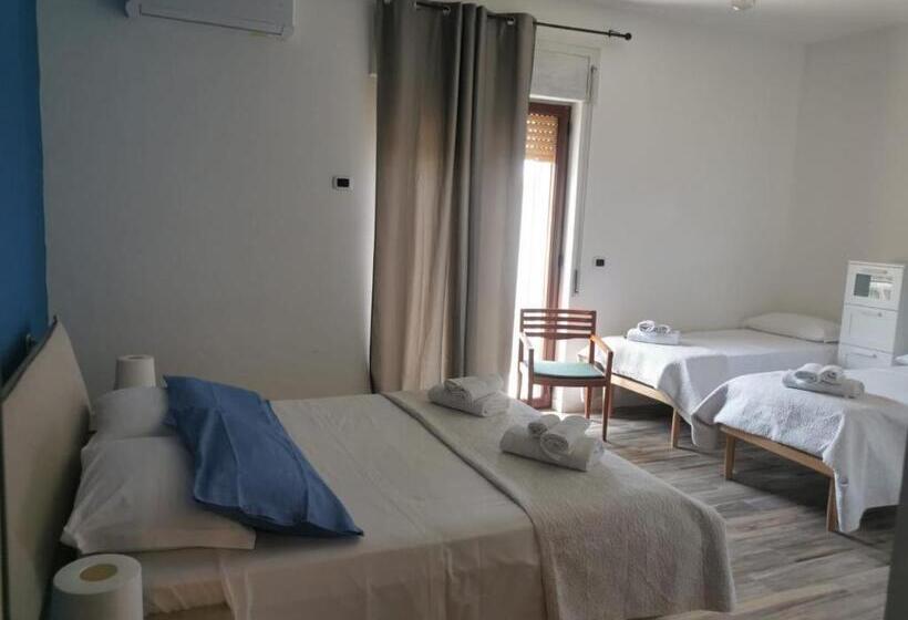 اتاق استاندارد چهارنفره با بالکن, B&b Crispino