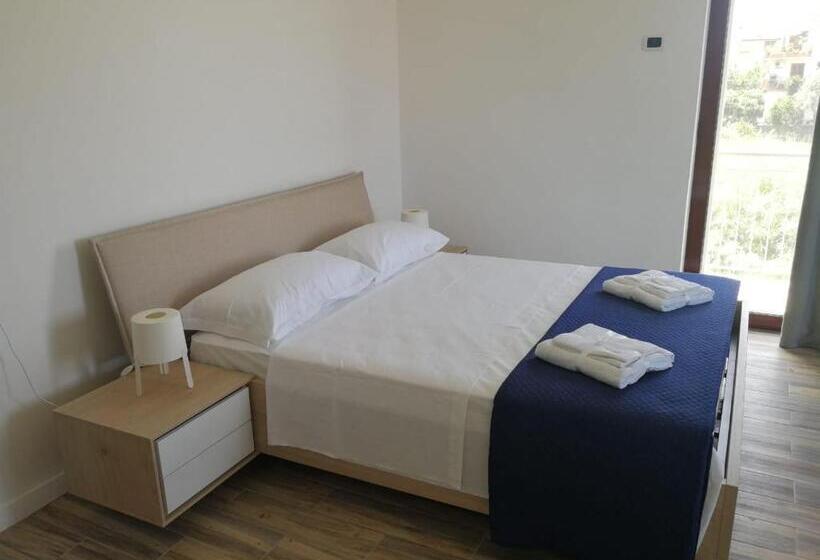 اتاق استاندارد چهارنفره با بالکن, B&b Crispino