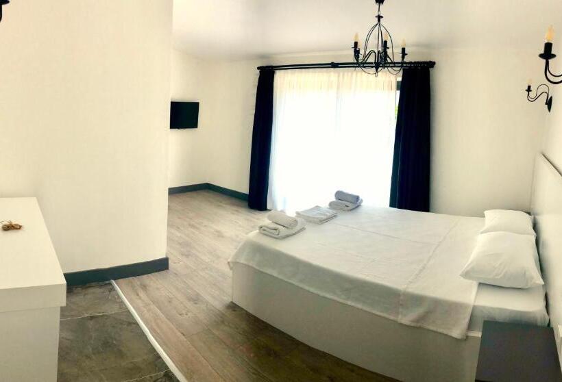 اتاق لوکس, Victoria Hotel And Lounge