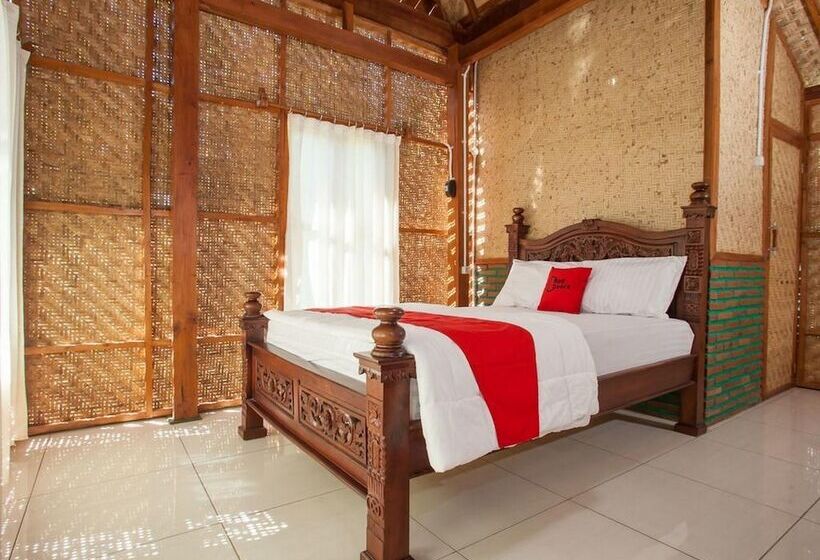 Семейный Номер, Reddoorz Near Banyuwangi Kota Train Station