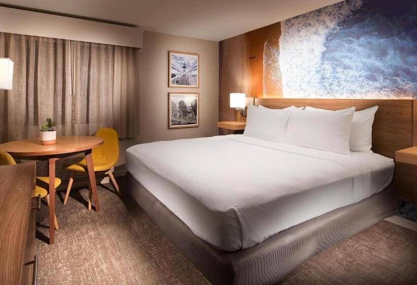 장애인을 위한 킹사이즈 침대 스탠다드 룸, Aiden By Best Western Cape Cod   West Yarmouth