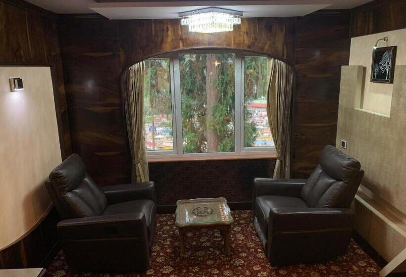 سوئیت با تخت بزرگ, Beverly Villa