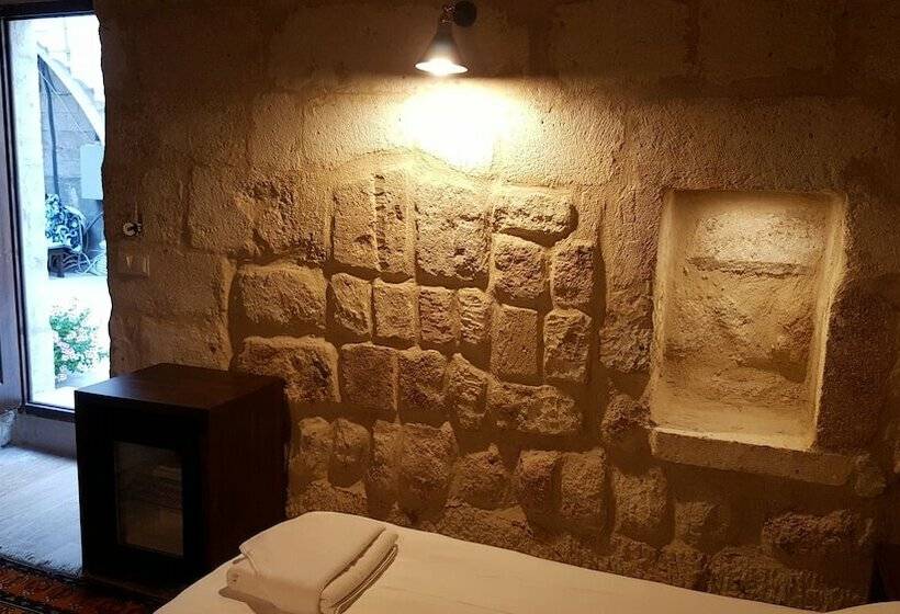 اتاق لوکس, Tafana Cave & Stone Lodge
